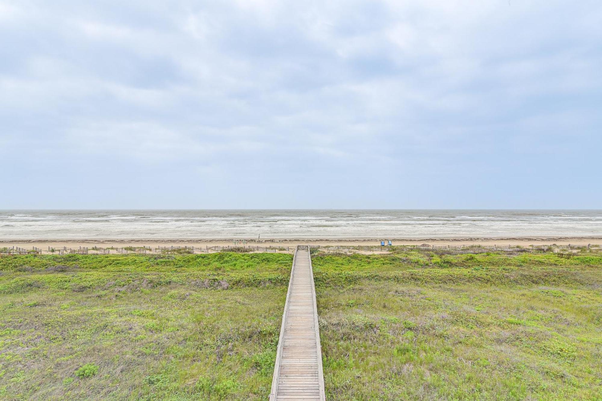 Beachfront Texas Retreat - 2 Decks, Patio And Views! Surfside Beach Ngoại thất bức ảnh
