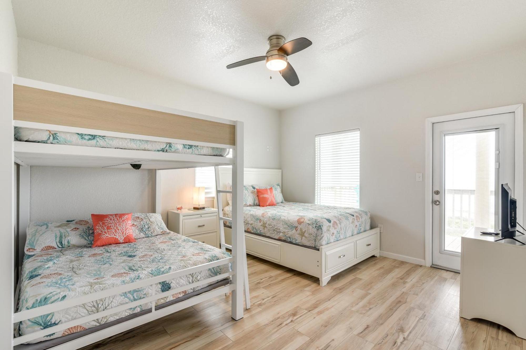 Beachfront Texas Retreat - 2 Decks, Patio And Views! Surfside Beach Ngoại thất bức ảnh