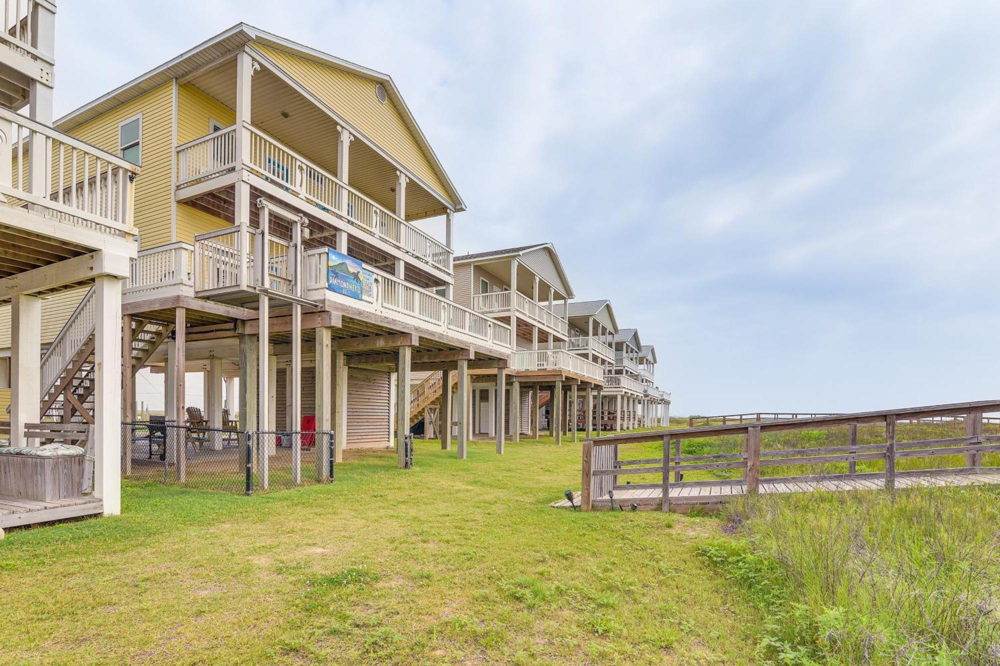 Beachfront Texas Retreat - 2 Decks, Patio And Views! Surfside Beach Ngoại thất bức ảnh