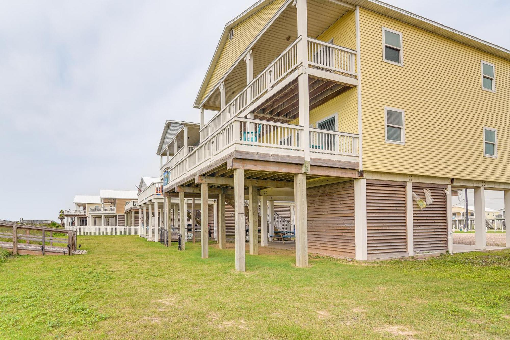 Beachfront Texas Retreat - 2 Decks, Patio And Views! Surfside Beach Ngoại thất bức ảnh